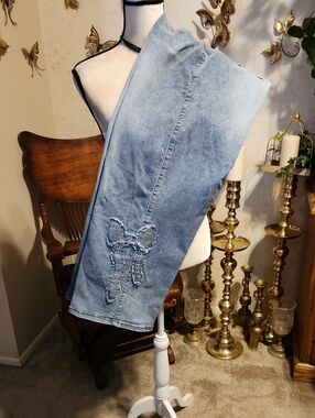 Red Bottoms Light Blue Women's Jeans with Embroidered Bow (Wide Leg)